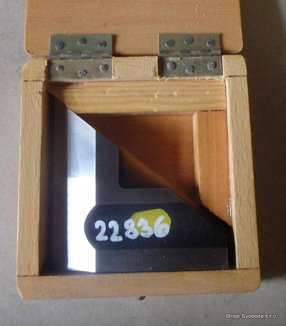 Nožový úhelník 80x80 (22836 (1).JPG)